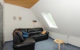 Ferienwohnung-Auf-Ruegen-Fuer-3-Erwachsene-Und-1-Kind-In-Schaprode-Zi6